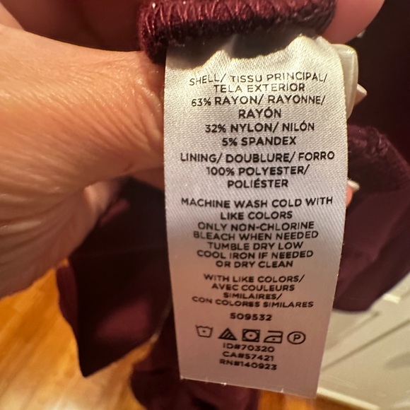 LOFT 8P gorgeous Burgundy Dress - Picture 3 of 4